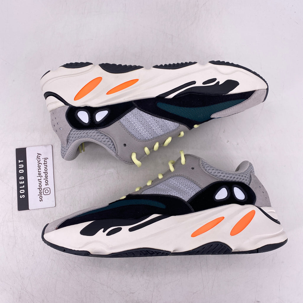 Yeezy 700 "Waverunner" 2023 Used Size 9