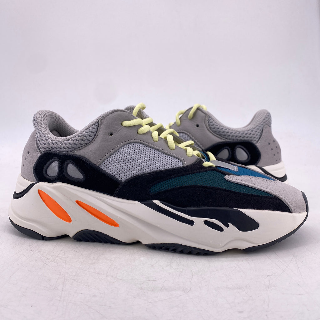 Yeezy 700 "Waverunner" 2023 Used Size 9