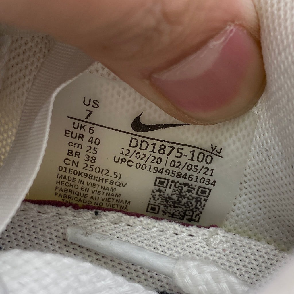Nike Vaporwaffle / Sacai "Sail Gum" 2022 Used Size 7