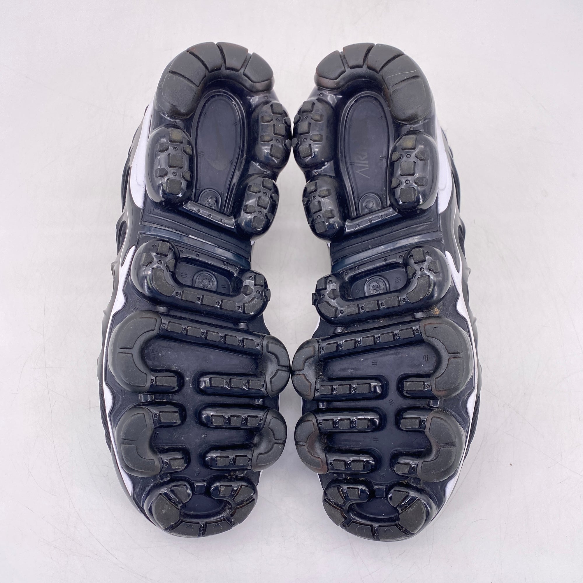 Nike Air Vapormax Plus &quot;Overbranding Black&quot; 2018 Used Size 8.5