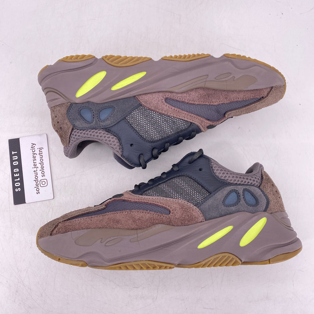Yeezy 700 "Mauve" 2018 Used Size 9