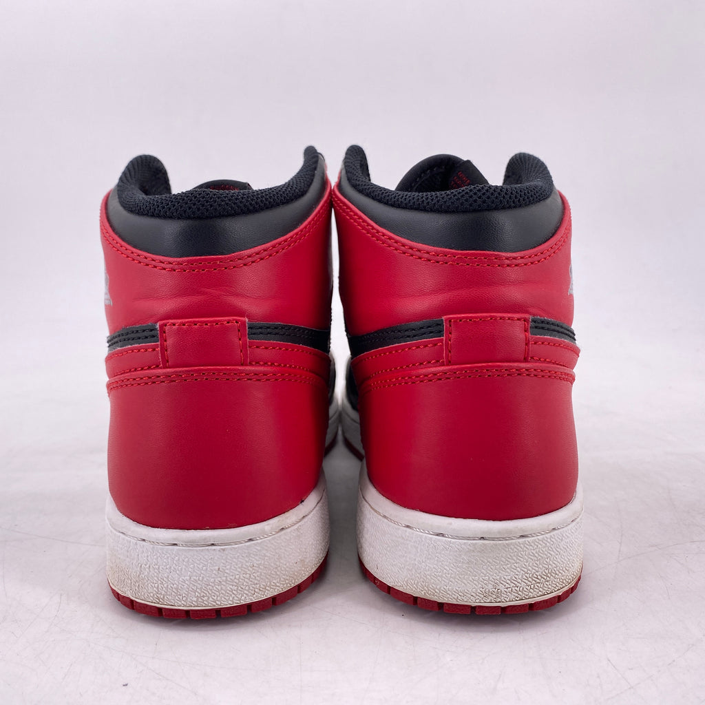 Air Jordan (GS) 1 Retro High OG "Bred" 2013 Used Size 5.5Y
