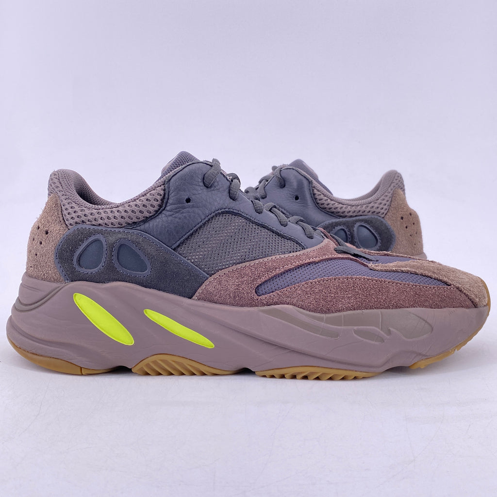 Yeezy 700 "Mauve" 2018 Used Size 12