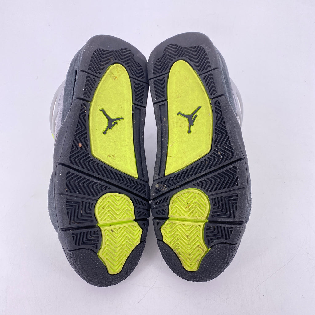 Air Jordan (GS) 4 Retro "Neon" 2020 Used Size 4.5Y