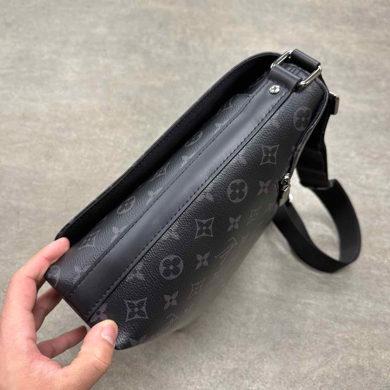 Louis Vuitton Messenger Bag &quot;MONOGRAM&quot; Used Black