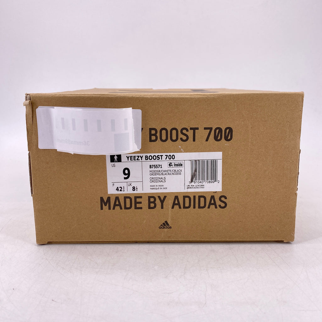 Yeezy 700 "Waverunner" 2017 Used Size 9