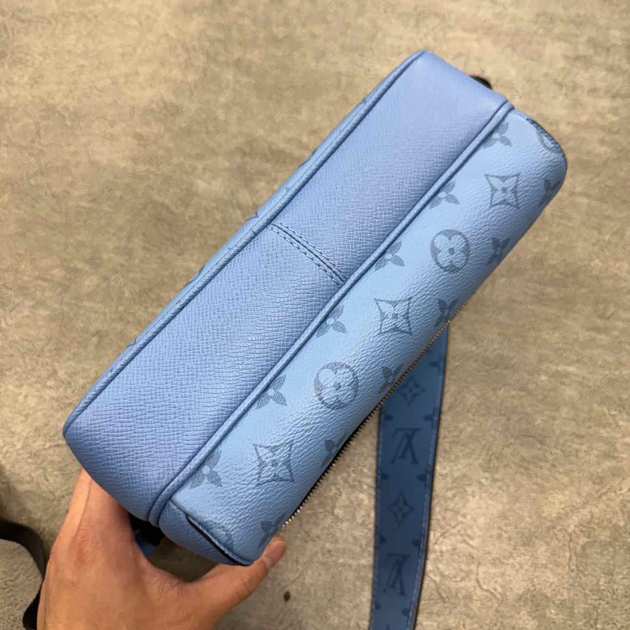 Louis Vuitton Messenger Bag &quot;OUTDOOR&quot; 2021 New Blue