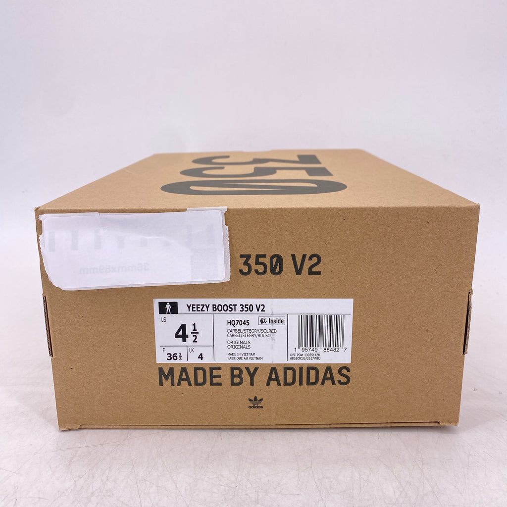Yeezy 350 v2 "Carbon Beluga" 2024 Used Size 4.5