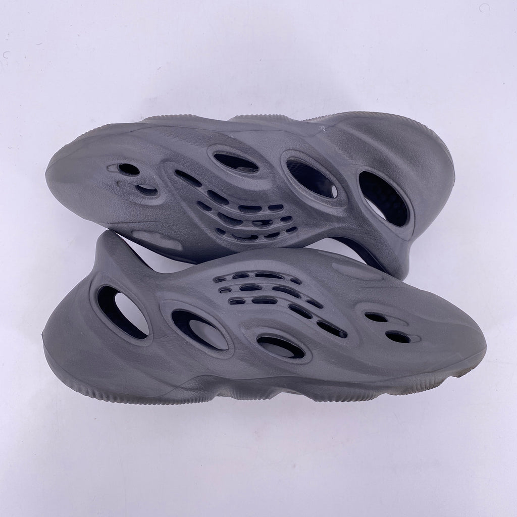 Yeezy Foam RNNR "Onyx" 2024 Used Size 6