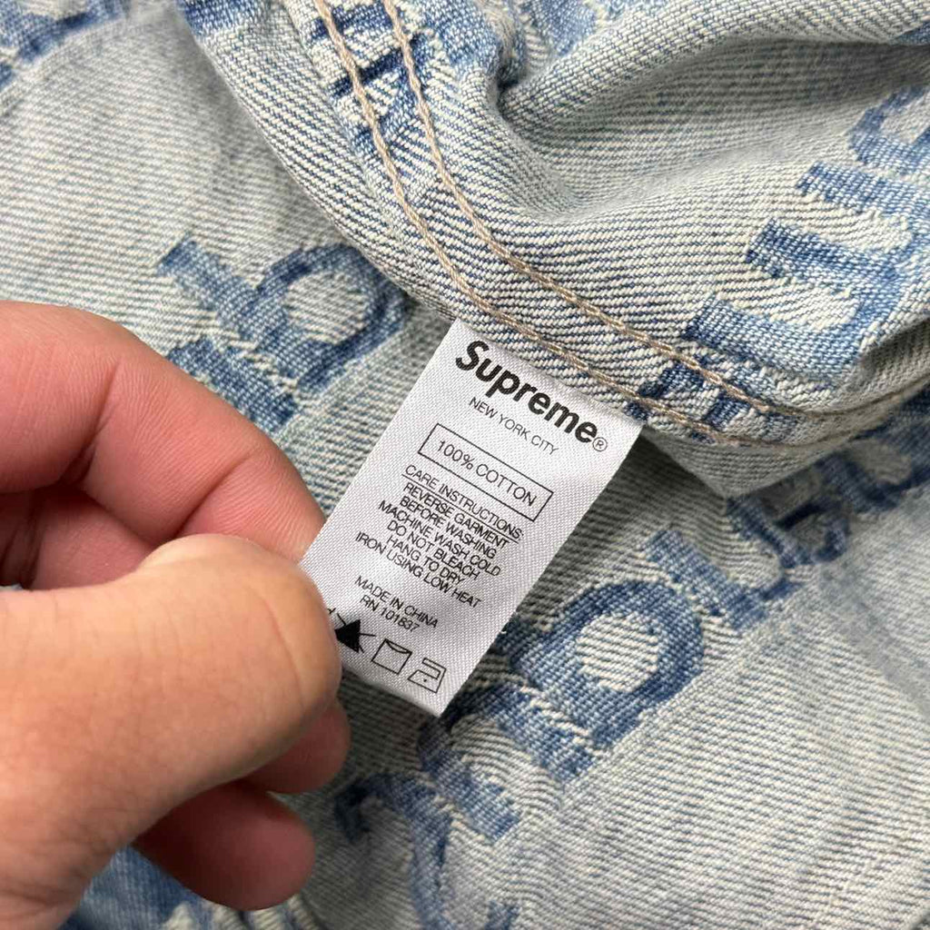 Supreme Trucker Jacket "FRAYED LOGOS" Blue Used Size XL