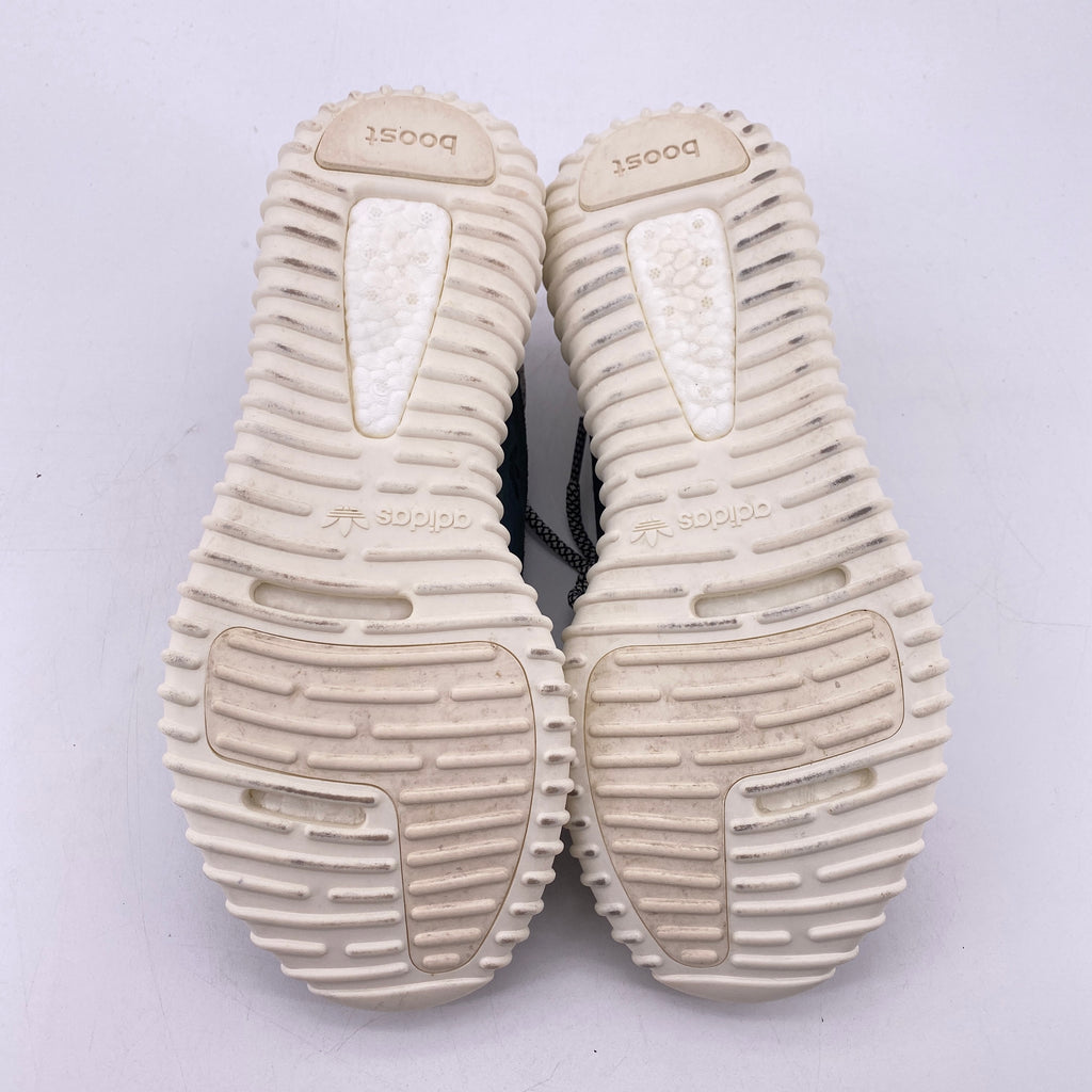 Yeezy 350 "Turtle Dove" 2022 Used Size 9.5