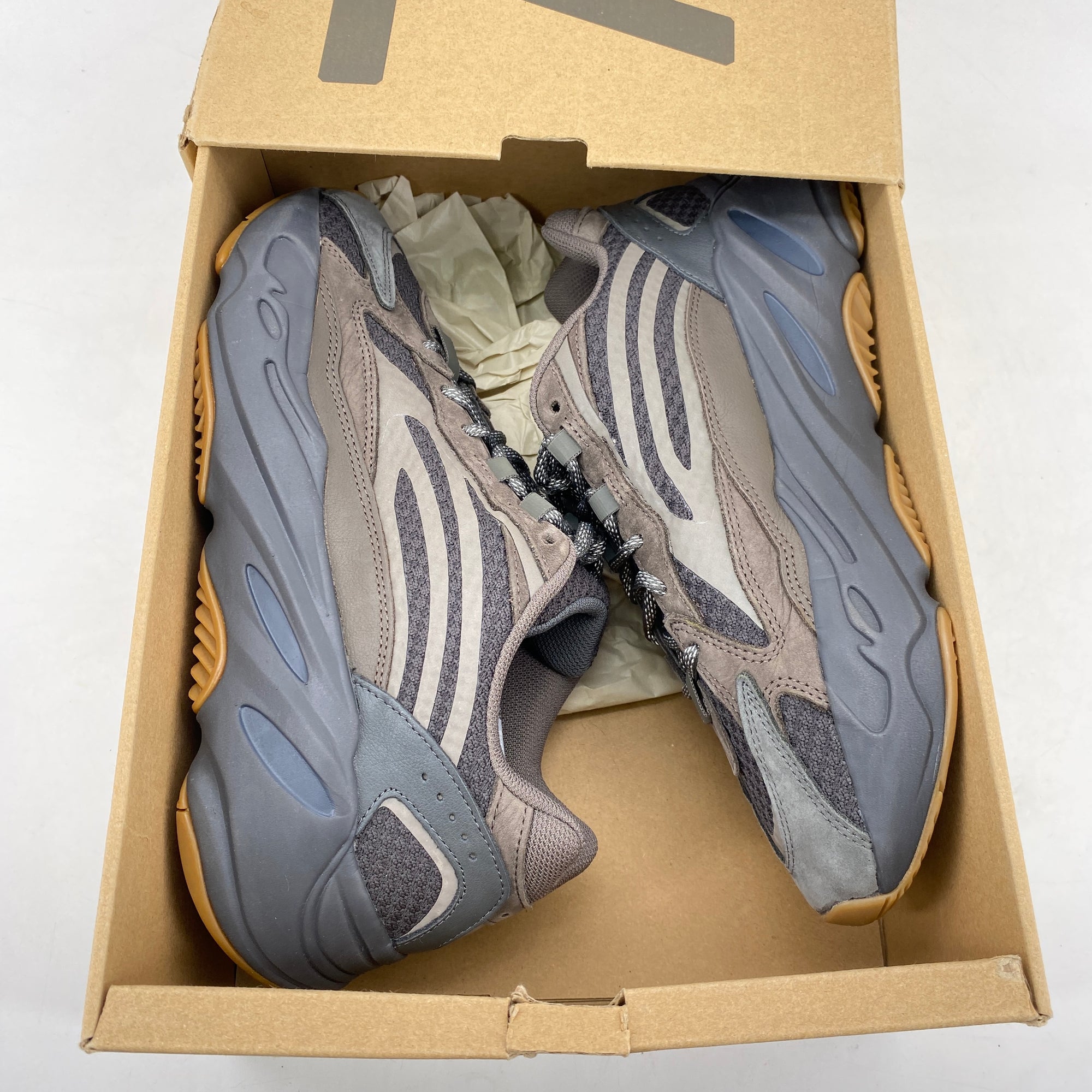 Yeezy 700 v2 &quot;Geode&quot; 2019 Used Size 9