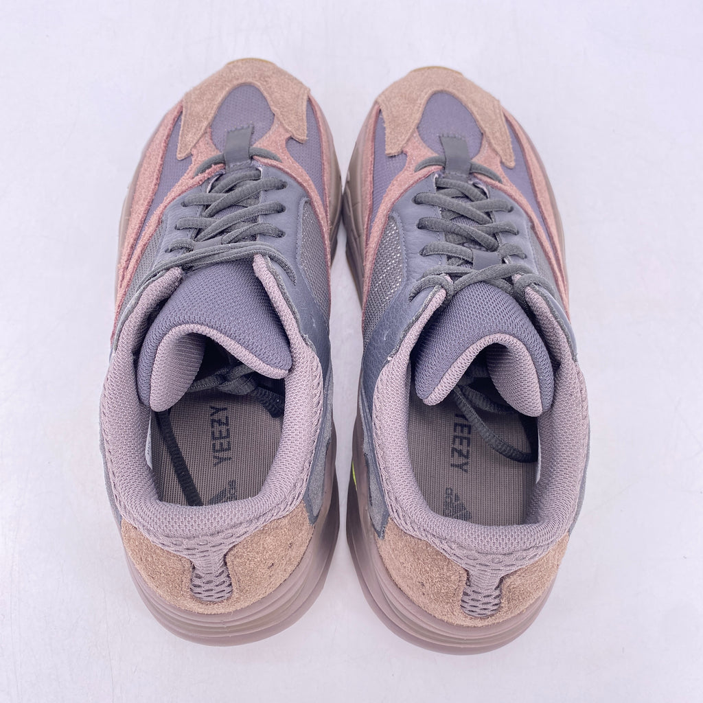 Yeezy 700 "Mauve" 2018 Used Size 9
