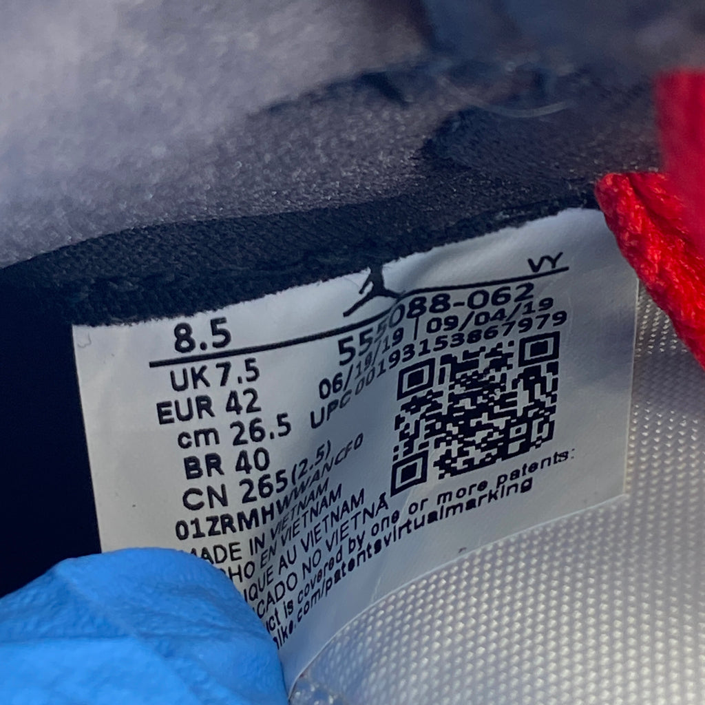 Air Jordan 1 Retro High OG "Bloodline" 2019 New Size 8.5