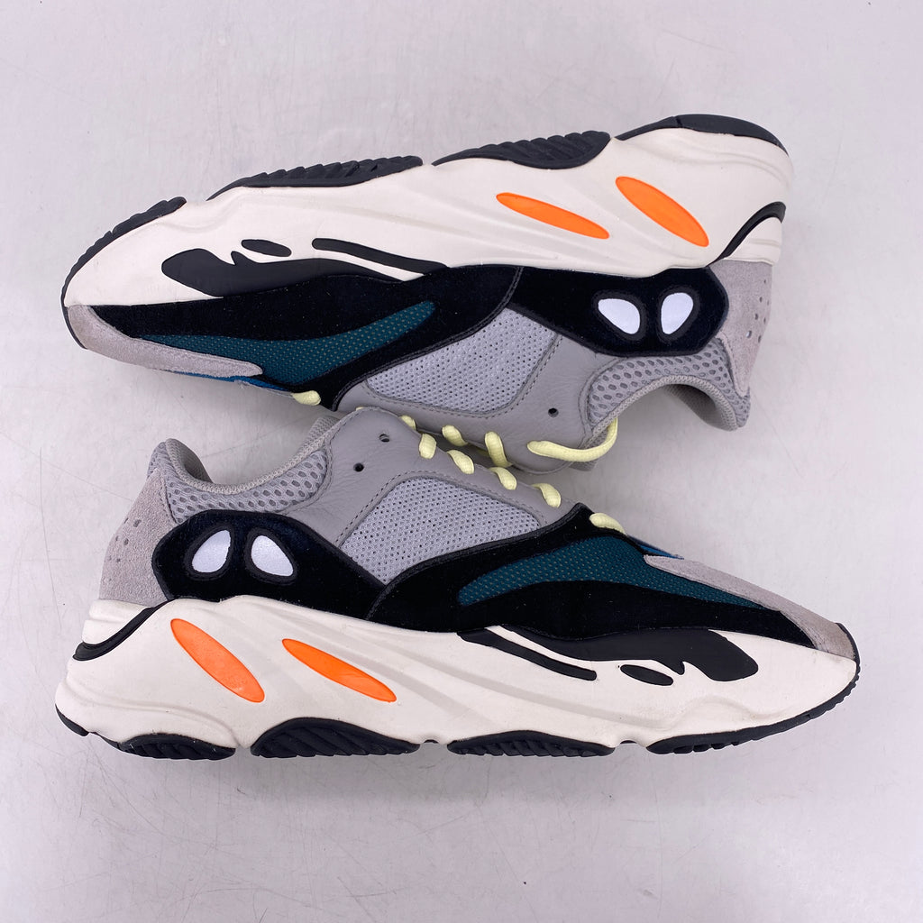Yeezy 700 "Waverunner" 2017 Used Size 9