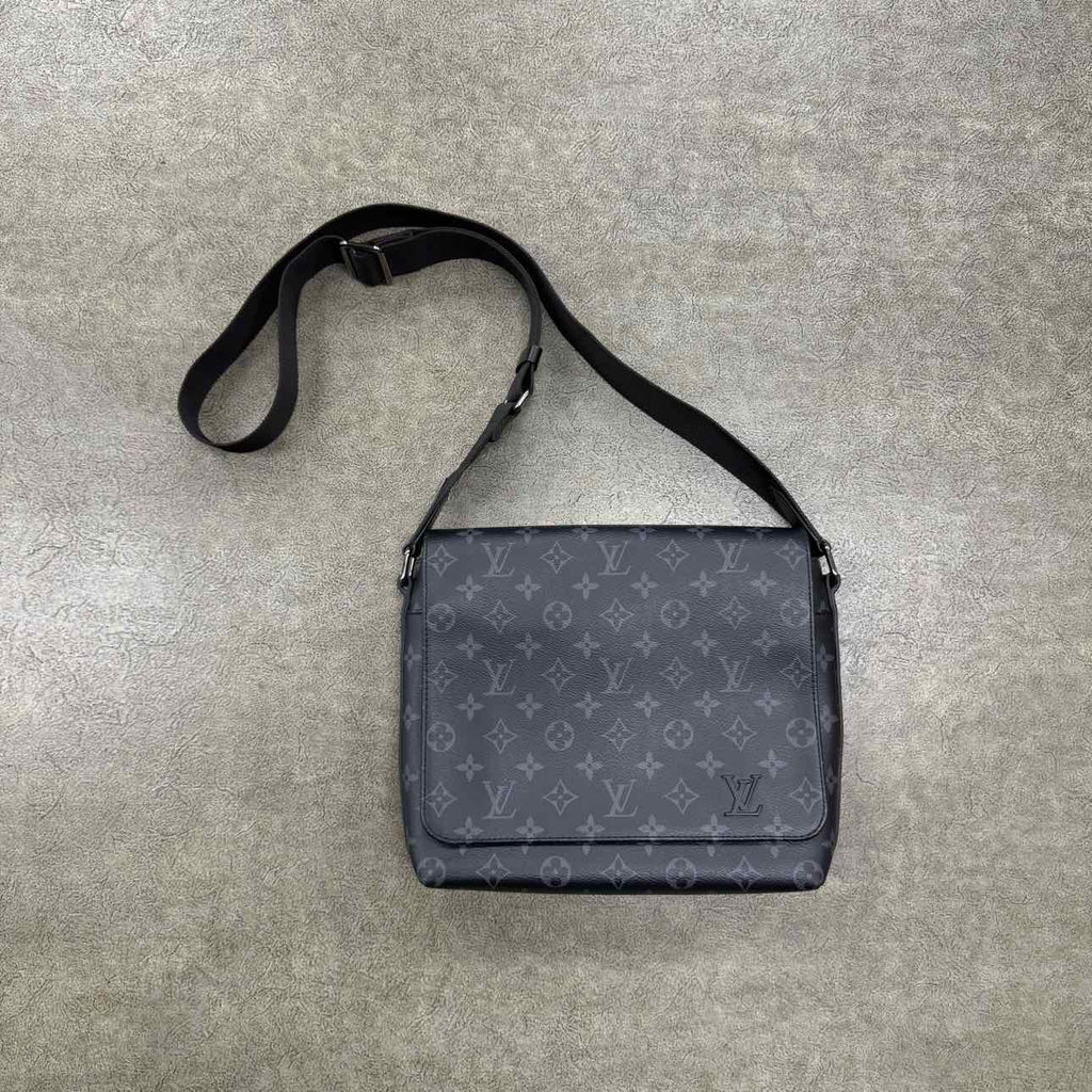 Louis Vuitton Messenger Bag "MONOGRAM ECLIPSE" Used Black Size OS