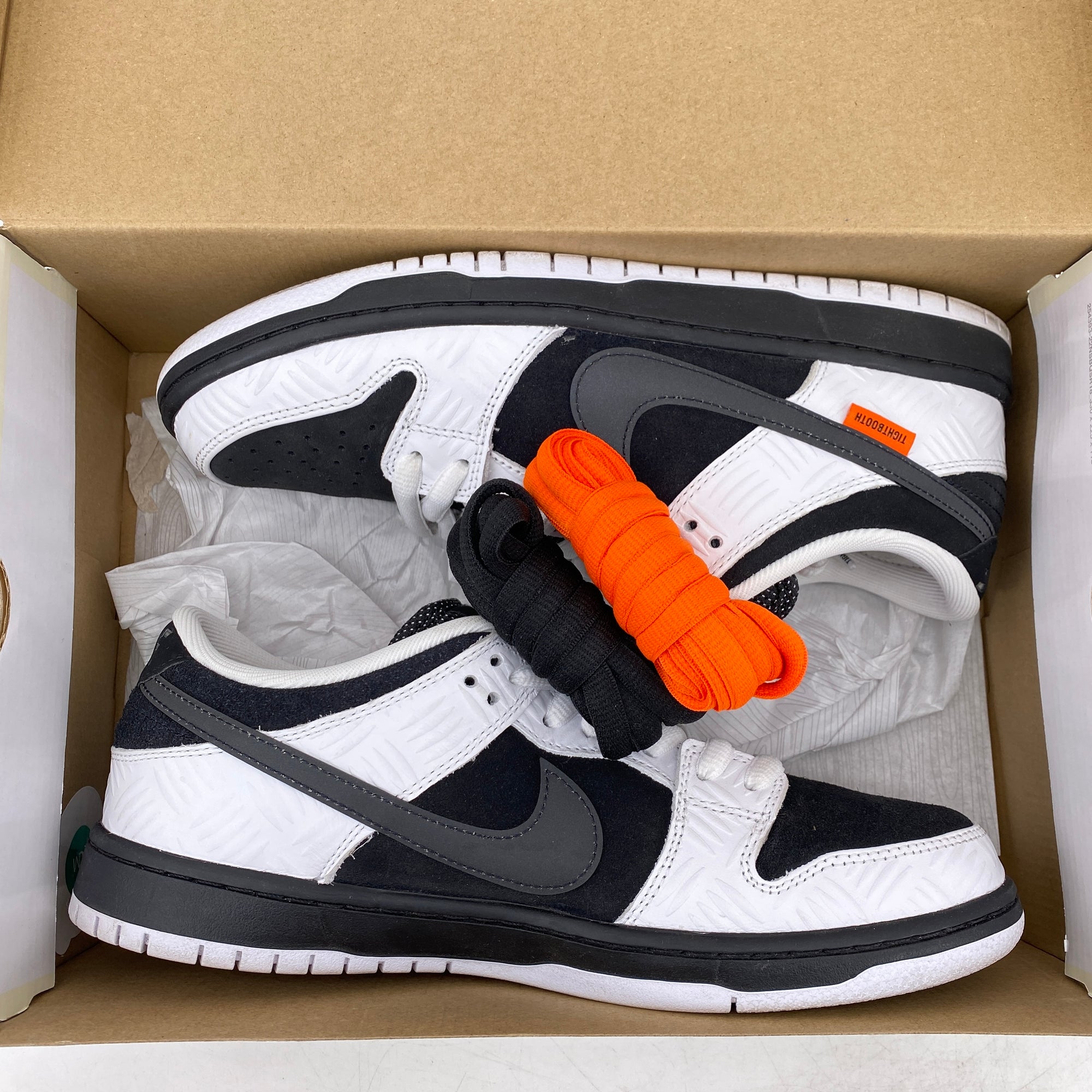 Nike SB Dunk Low &quot;Tightbooth&quot; 2023 Used Size 9.5