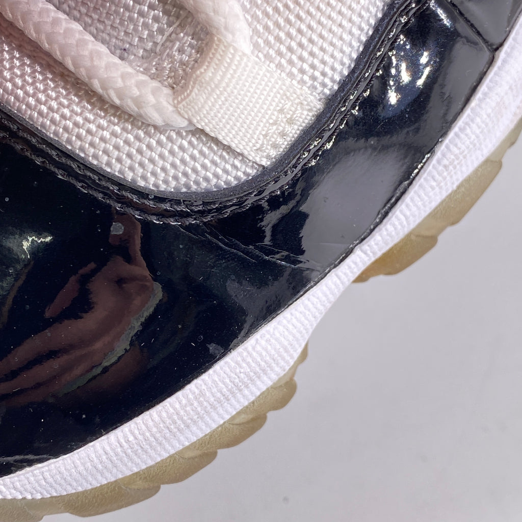 Air Jordan 11 Retro "Concord" 2011 Used Size 8.5