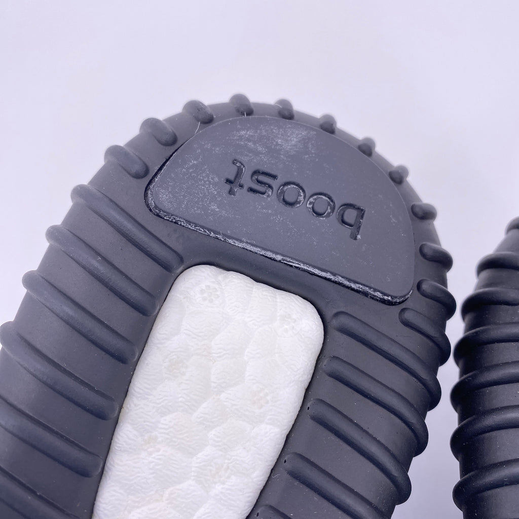 Yeezy 350 "Pirate Black" 2023 New Size 10.5