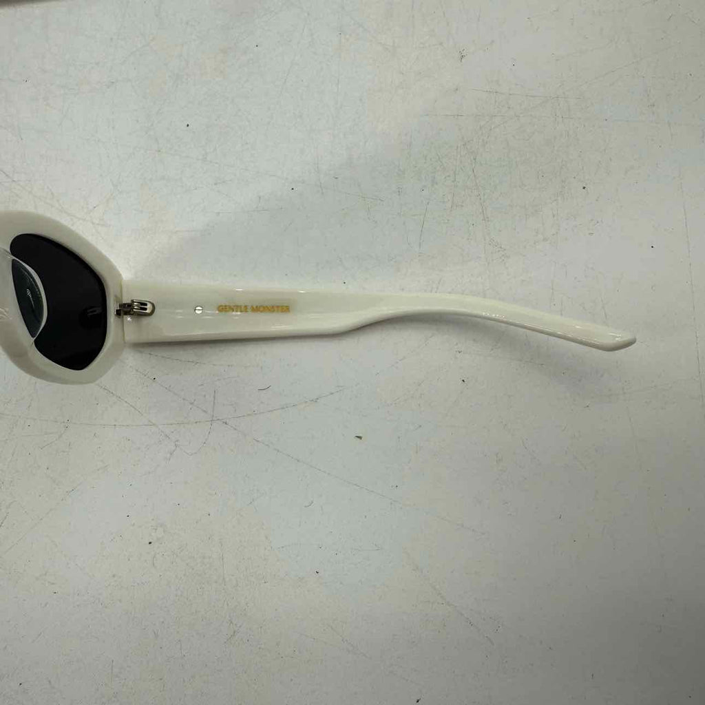 Gentle Monster Sunglasses "ROW W2" New White Size OS