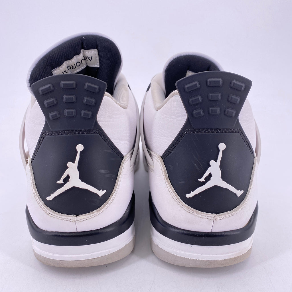 Air Jordan 4 Retro "Military Black" 2022 Used Size 10.5