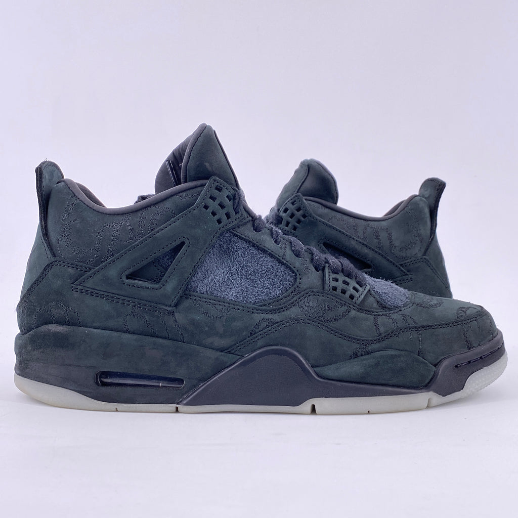 Air Jordan 4 Retro "Kaws Black" 2017 Used Size 10.5