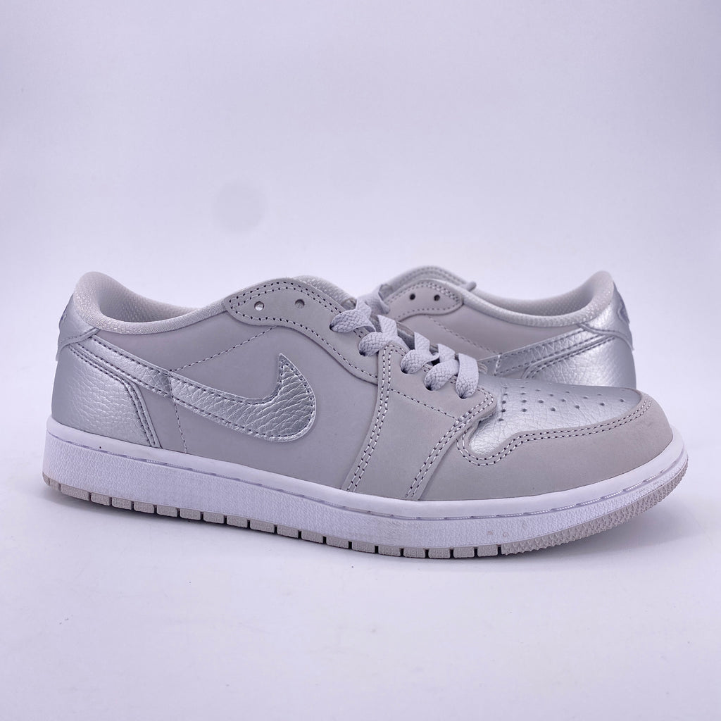 Air Jordan 1 Retro Low "Metallic Silver" 2024 Used Size 8.5