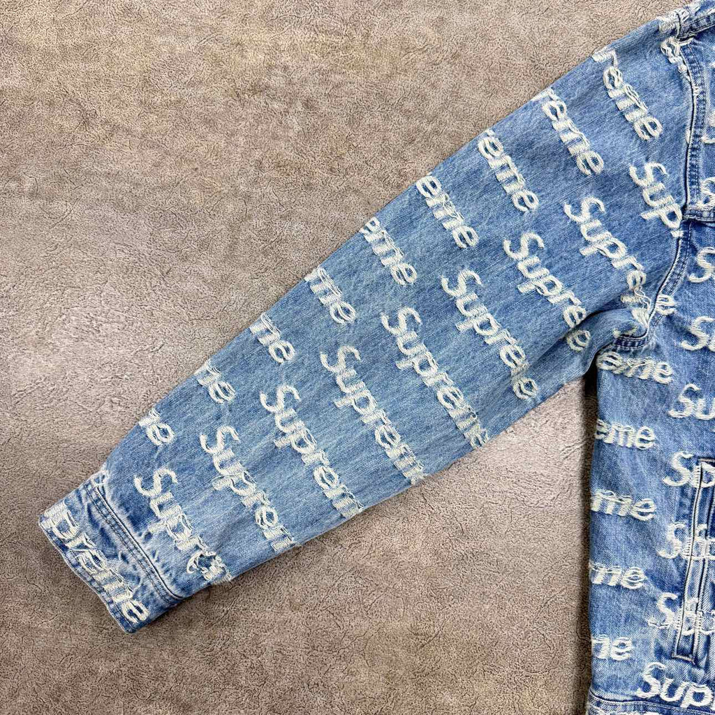 Supreme Trucker Jacket "FRAYED LOGOS" Blue Used Size XL