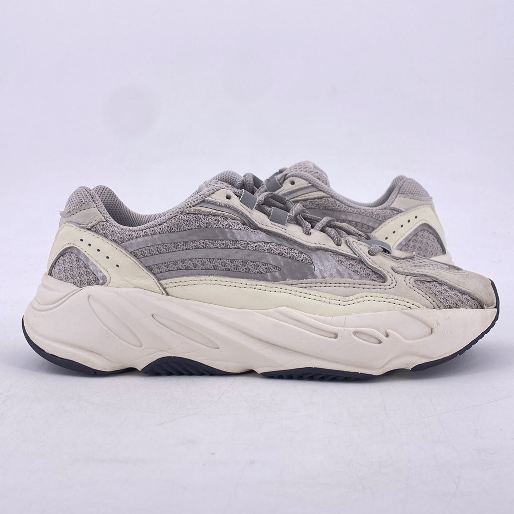 Yeezy 700 v2 "Static" 2018 Used Size 8