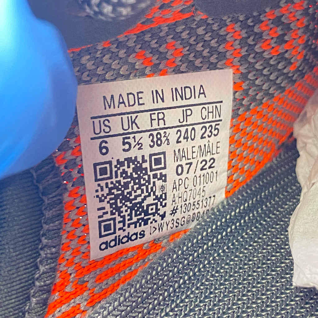 Yeezy 350 v2 "Carbon Beluga" 2024 New Size 6