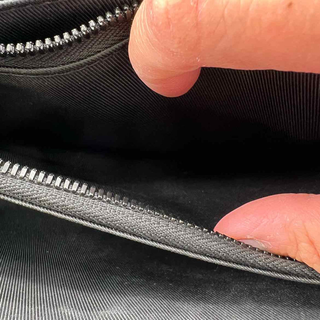 Louis Vuitton Messenger Bag "EPI LEATHER" Used Black Size OS