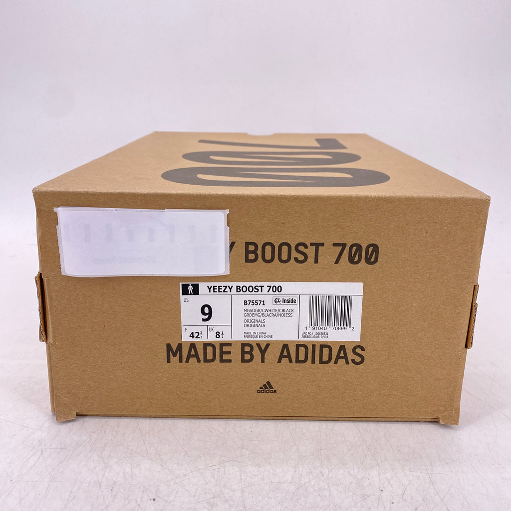 Yeezy 700 "Waverunner" 2023 Used Size 9