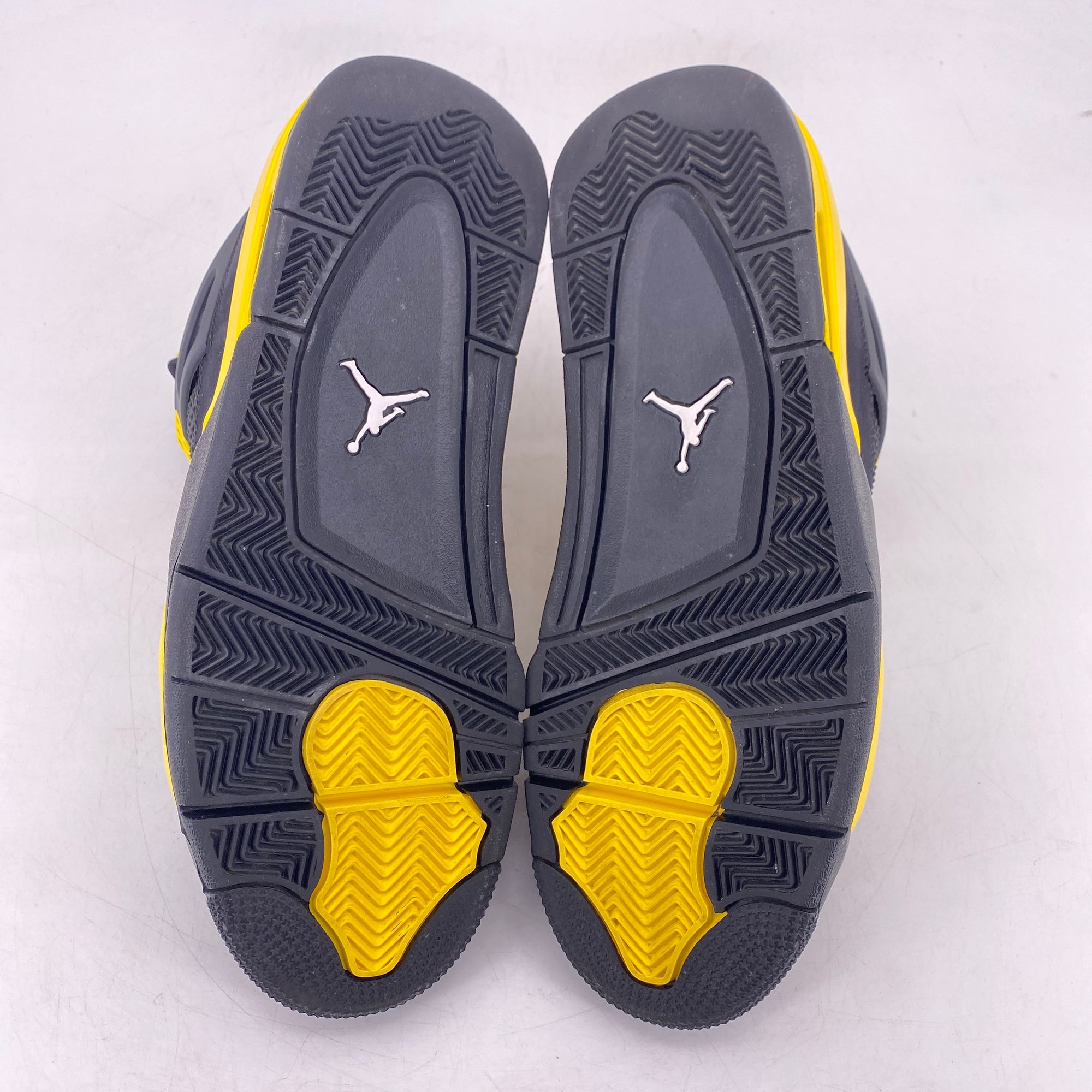 Air Jordan 4 Retro &quot;Thunder&quot; 2023 Used Size 9.5