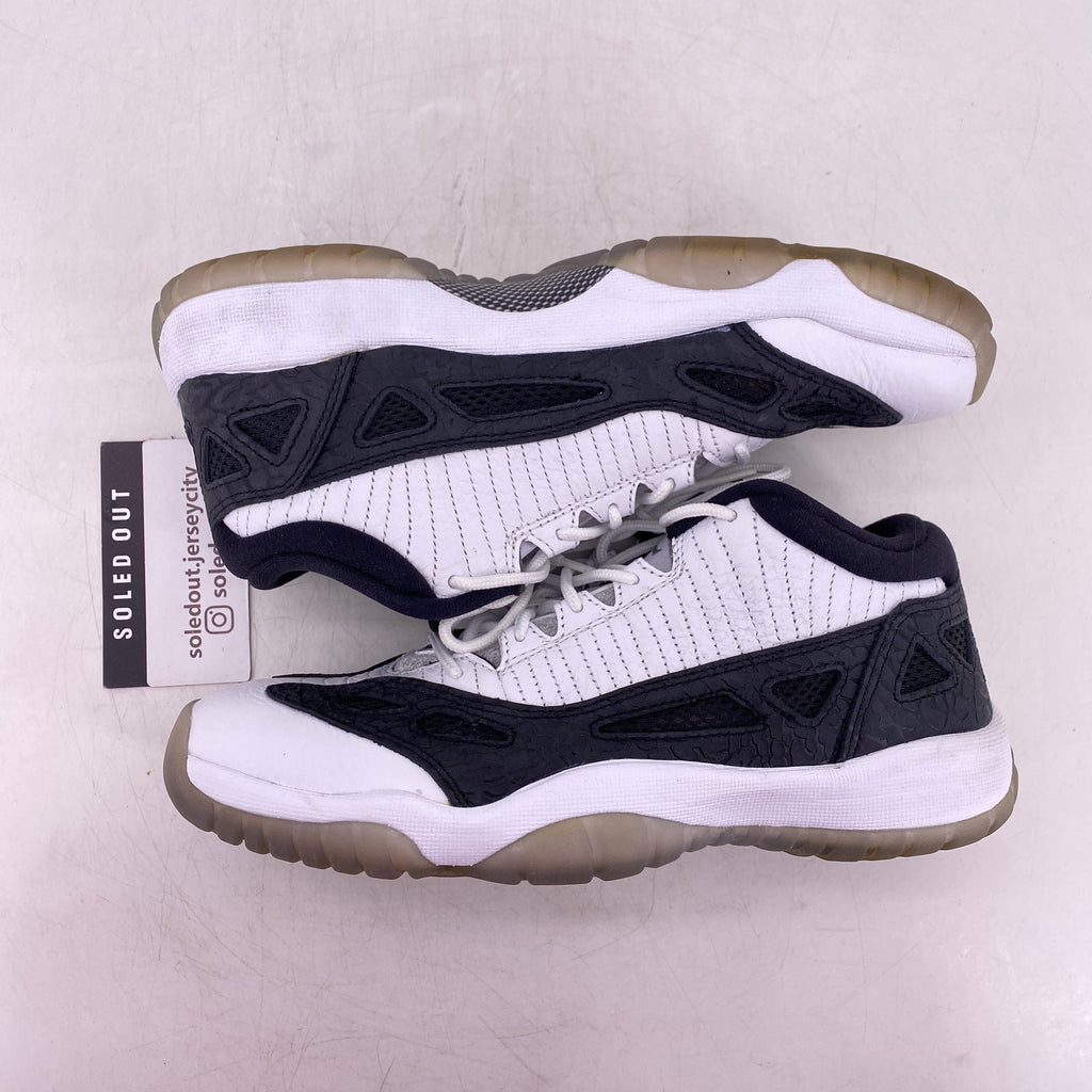 Air Jordan (GS) 11 Retro Low "White Black" 2011 Used Size 6.5Y