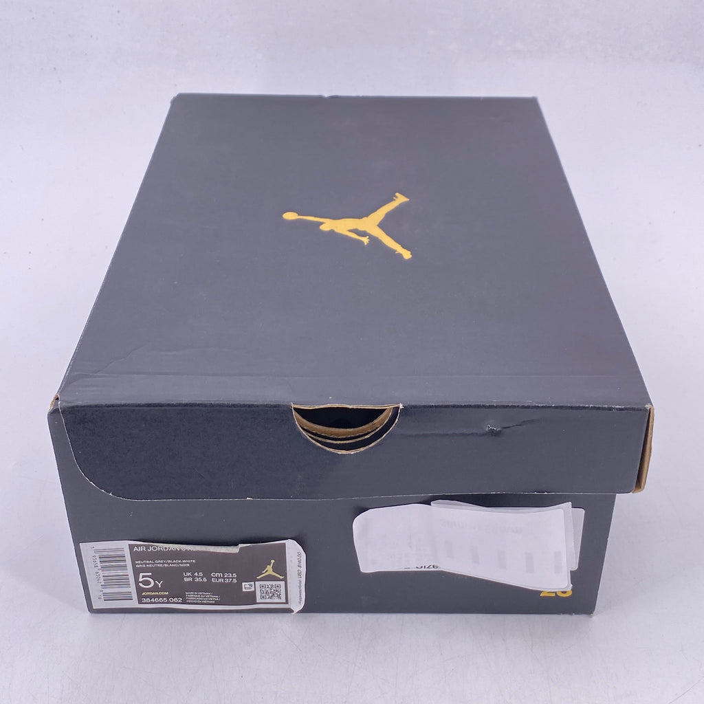 Air Jordan (GS) 6 Retro "Hare" 2020 New Size 5Y