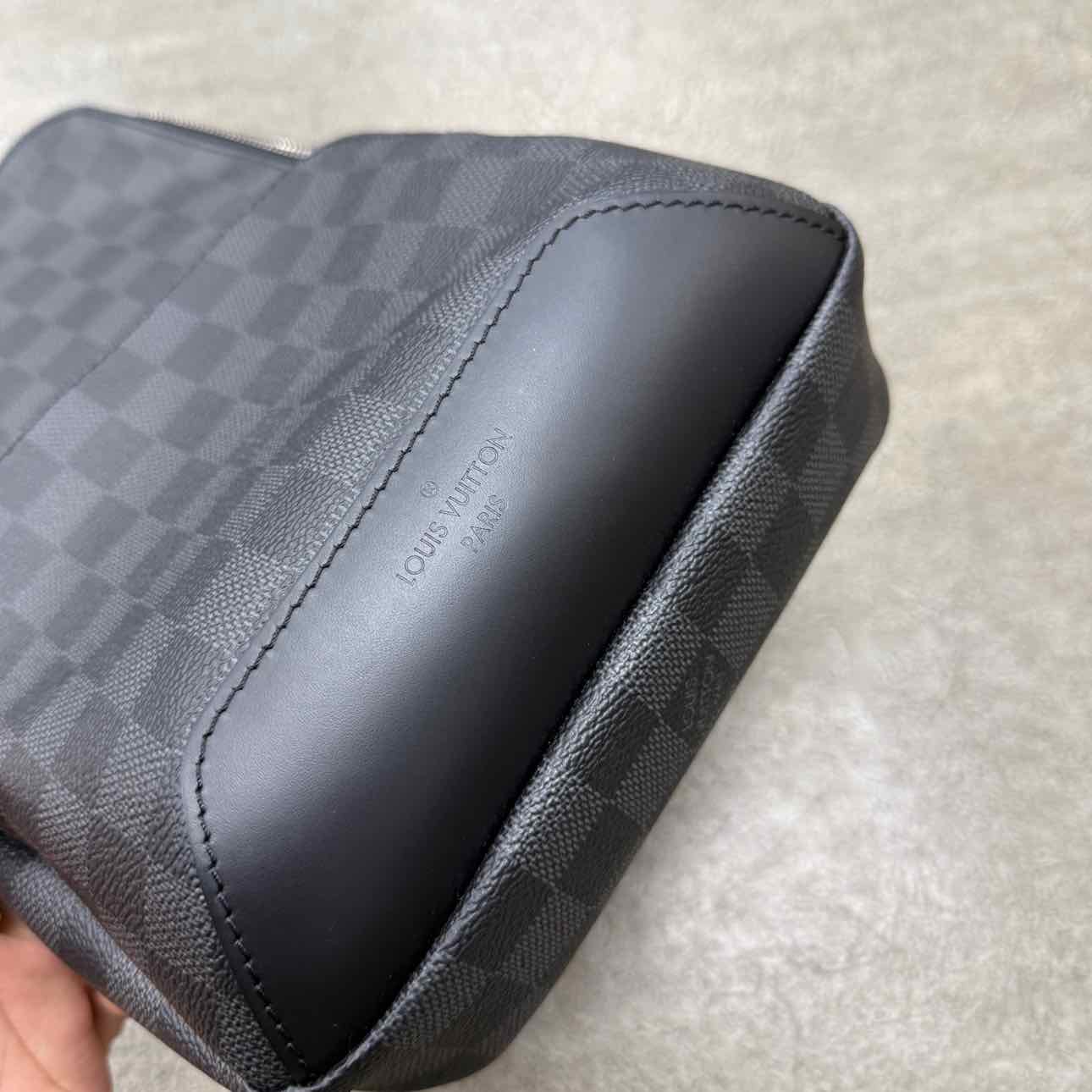 Louis Vuitton SLING BAG &quot;AVENUE&quot; New Black