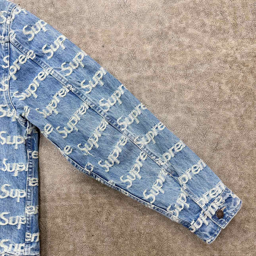 Supreme Trucker Jacket "FRAYED LOGOS" Blue Used Size XL