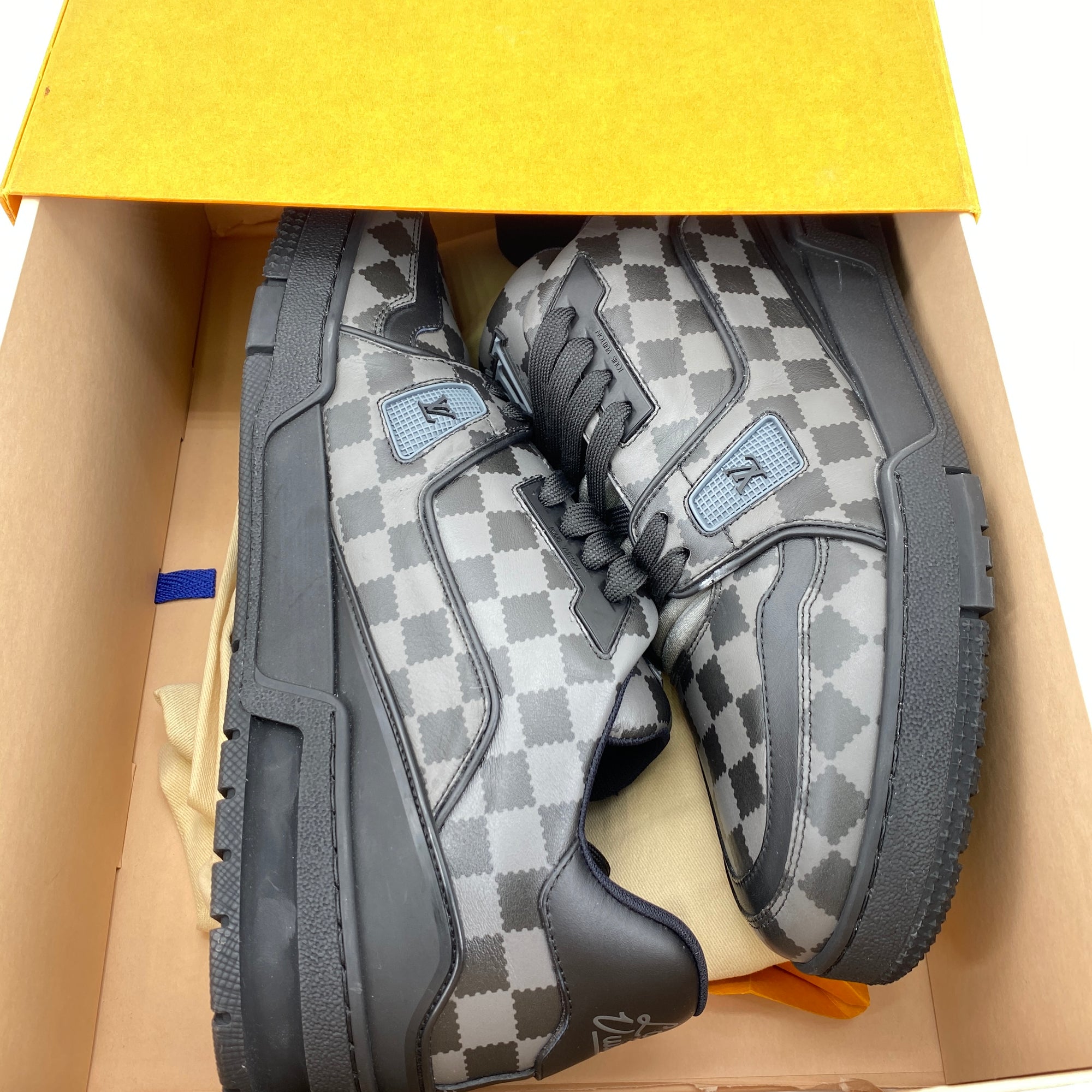 Louis Vuitton Trainer &quot;Black Damier&quot; 2022 Used Size 9LV