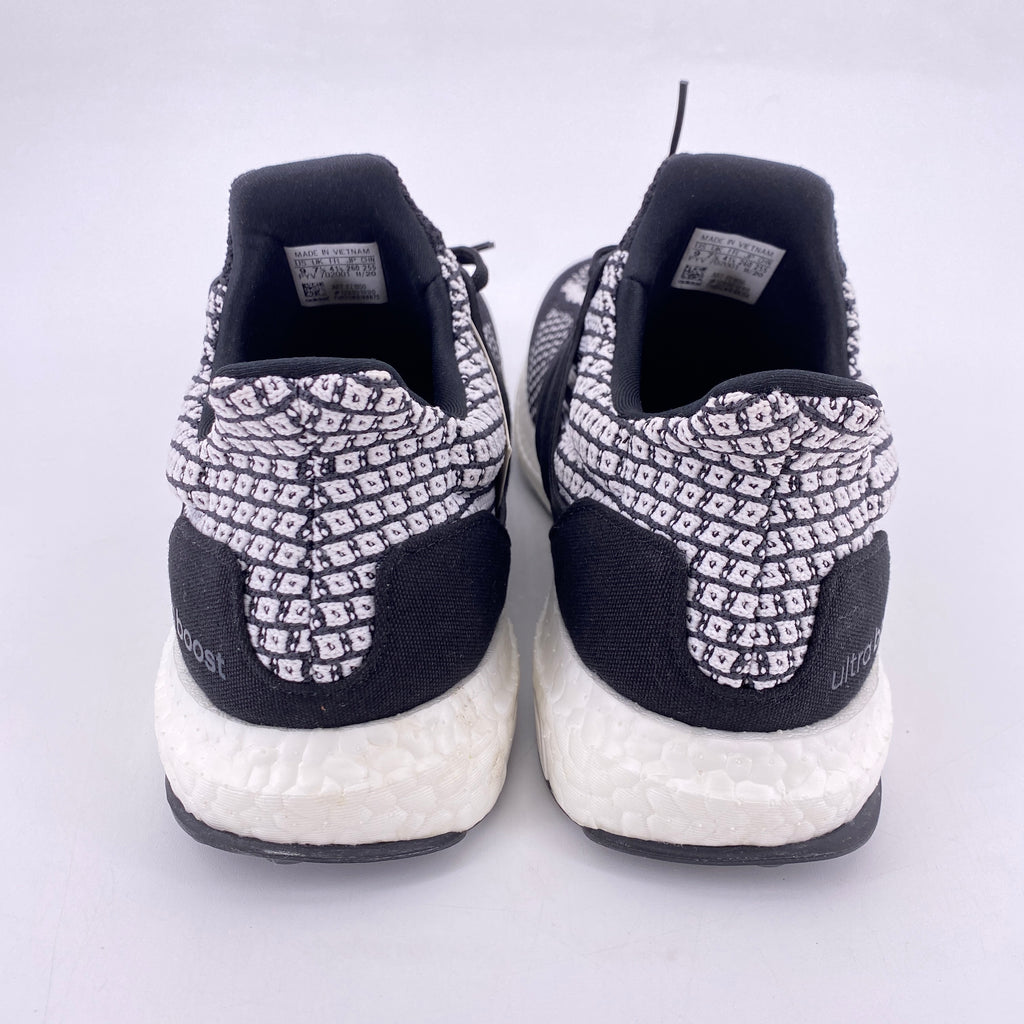 Adidas (W) Ultra Boost 5.0 "Oreo" 2021 Used Size 9W