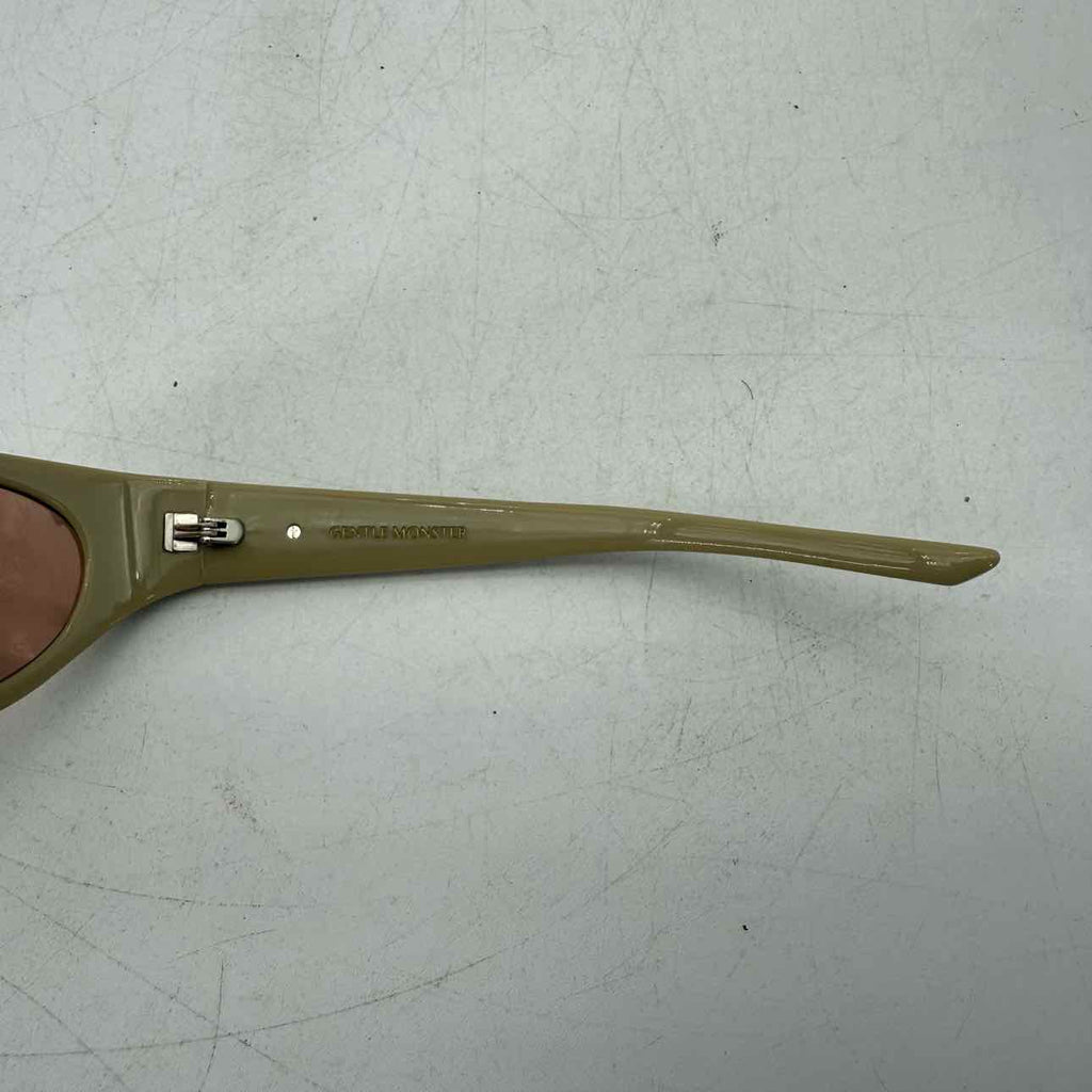 Gentle Monster Sunglasses "SAVAGE Y10" New Yellow Size OS