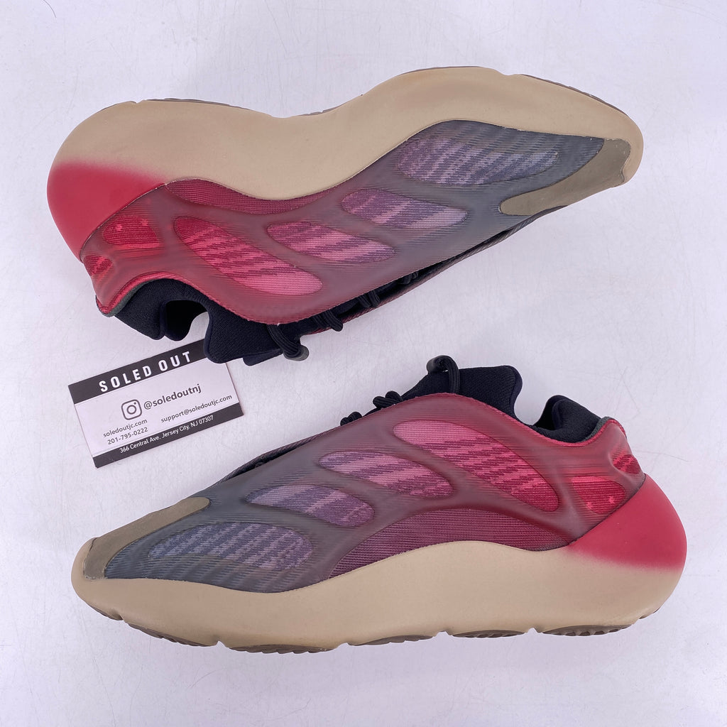 Yeezy 700 v3 "Fade Carbon" 2022 Used Size 10