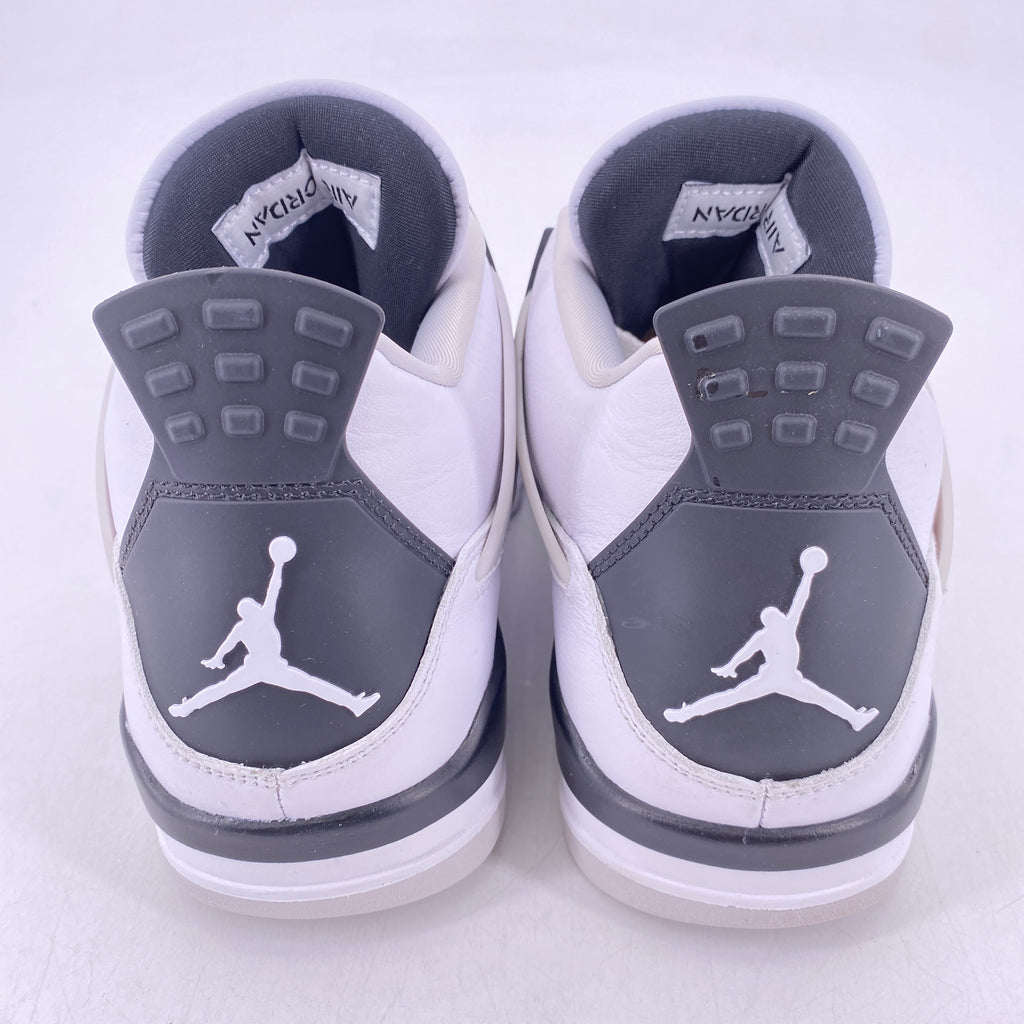 Air Jordan 4 Retro "Military Black" 2022 Used Size 9.5