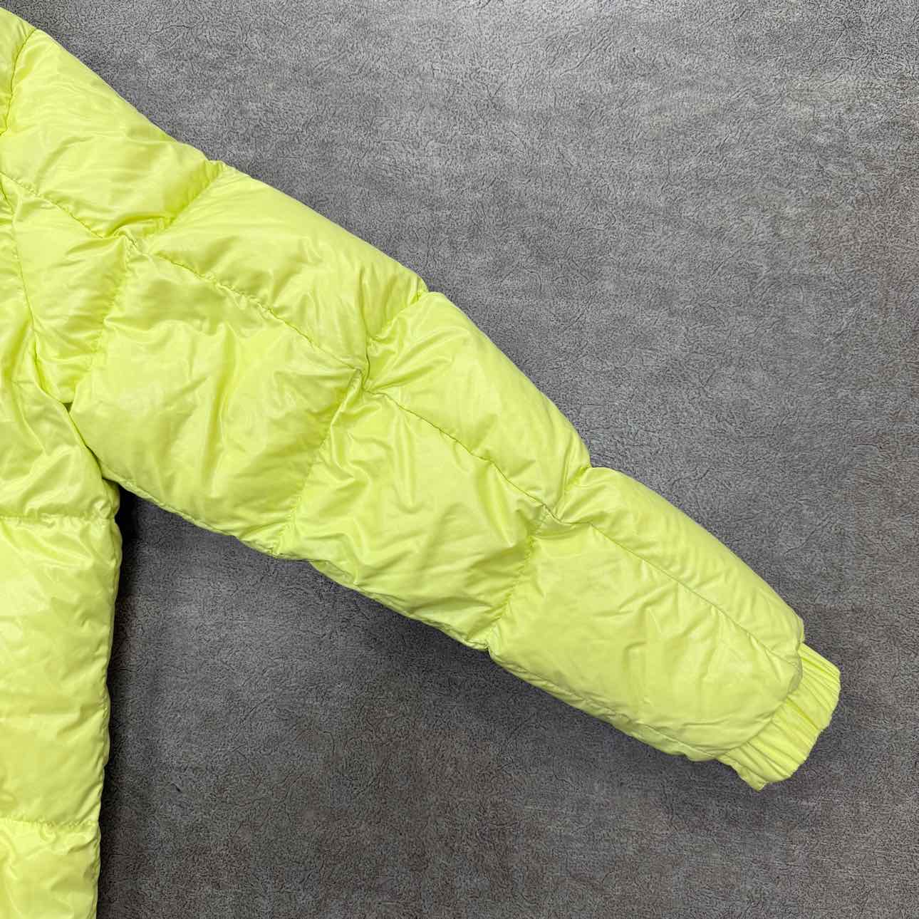 Moncler puffer jacket "GIUBBOTTO" Neon Used Size 4