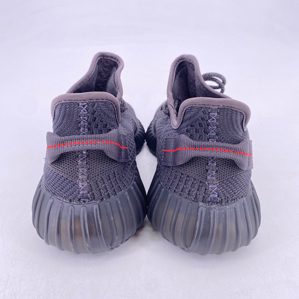 Yeezy 350 v2 "Black Non-Reflective" 2019 Used Size 9.5