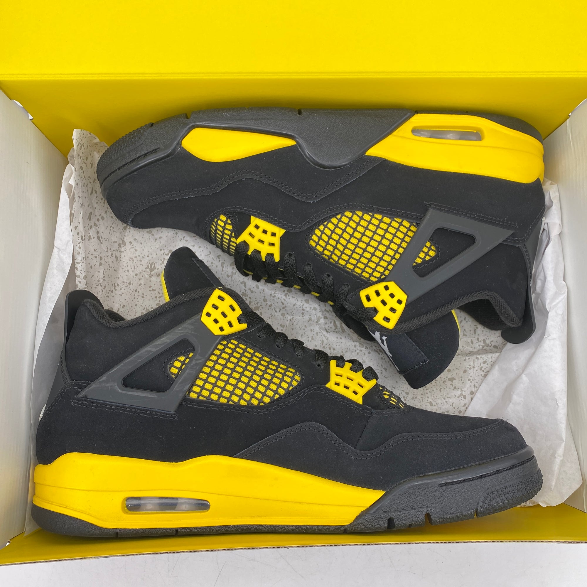 Air Jordan 4 Retro &quot;Thunder&quot; 2023 Used Size 9.5
