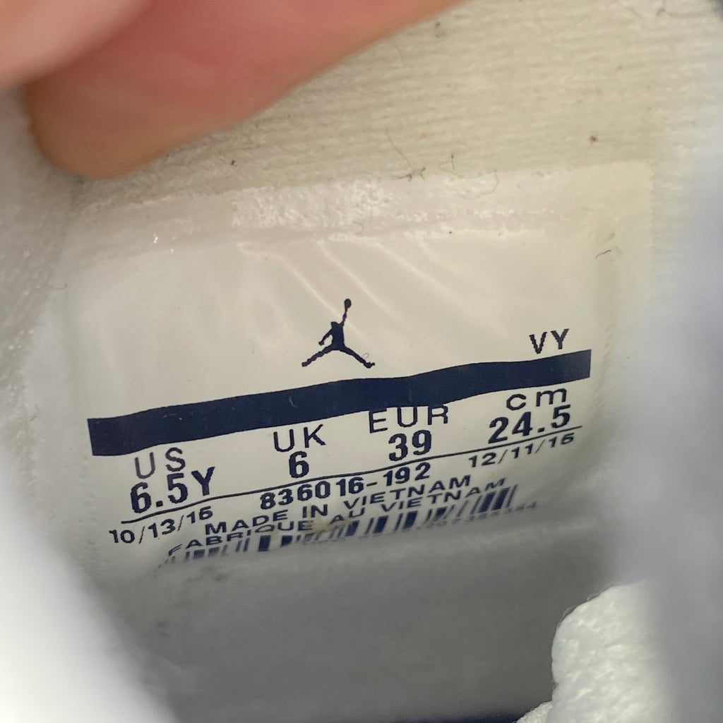 Air Jordan (BG) 4 Retro "White Cement" 2016 Used Size 6.5Y