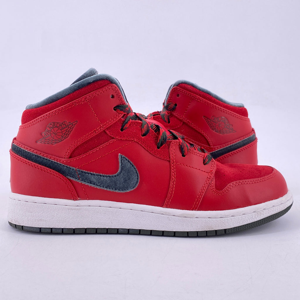 Air Jordan (BG) 1 Mid "Varsity Red" 2013 Used Size 6.5Y