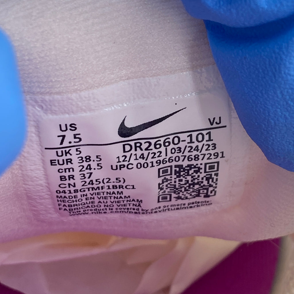 Nike (W) ZoomX Invincible Run 3 "White Vivid Purple" 2023 New Size 7.5W
