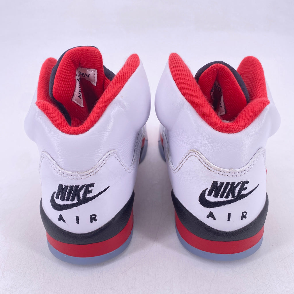 Air Jordan (GS) 5 Retro "Fire Red Black Tongue" 2025 Used Size 6Y