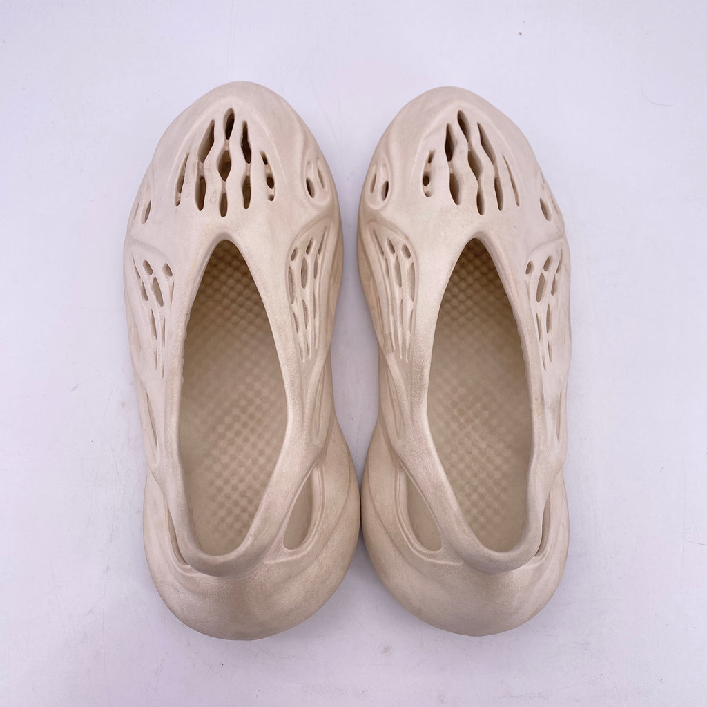 Yeezy Foam RNNR "Sand" 2021 Used Size 10